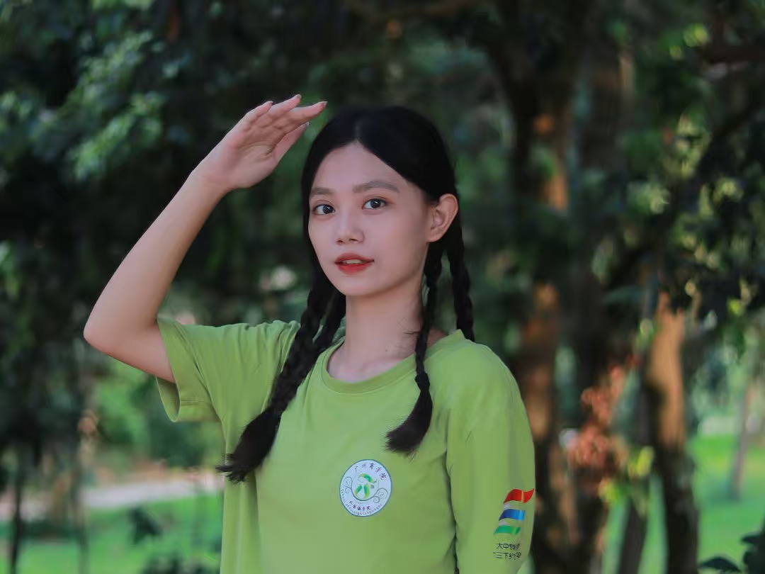 优秀共产党员 个人照片.jpg