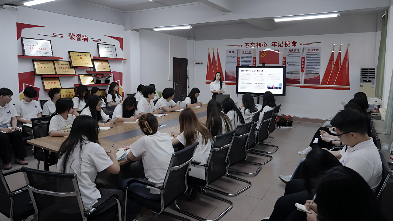 学生第三党支部书记郑颖超总结(1).png