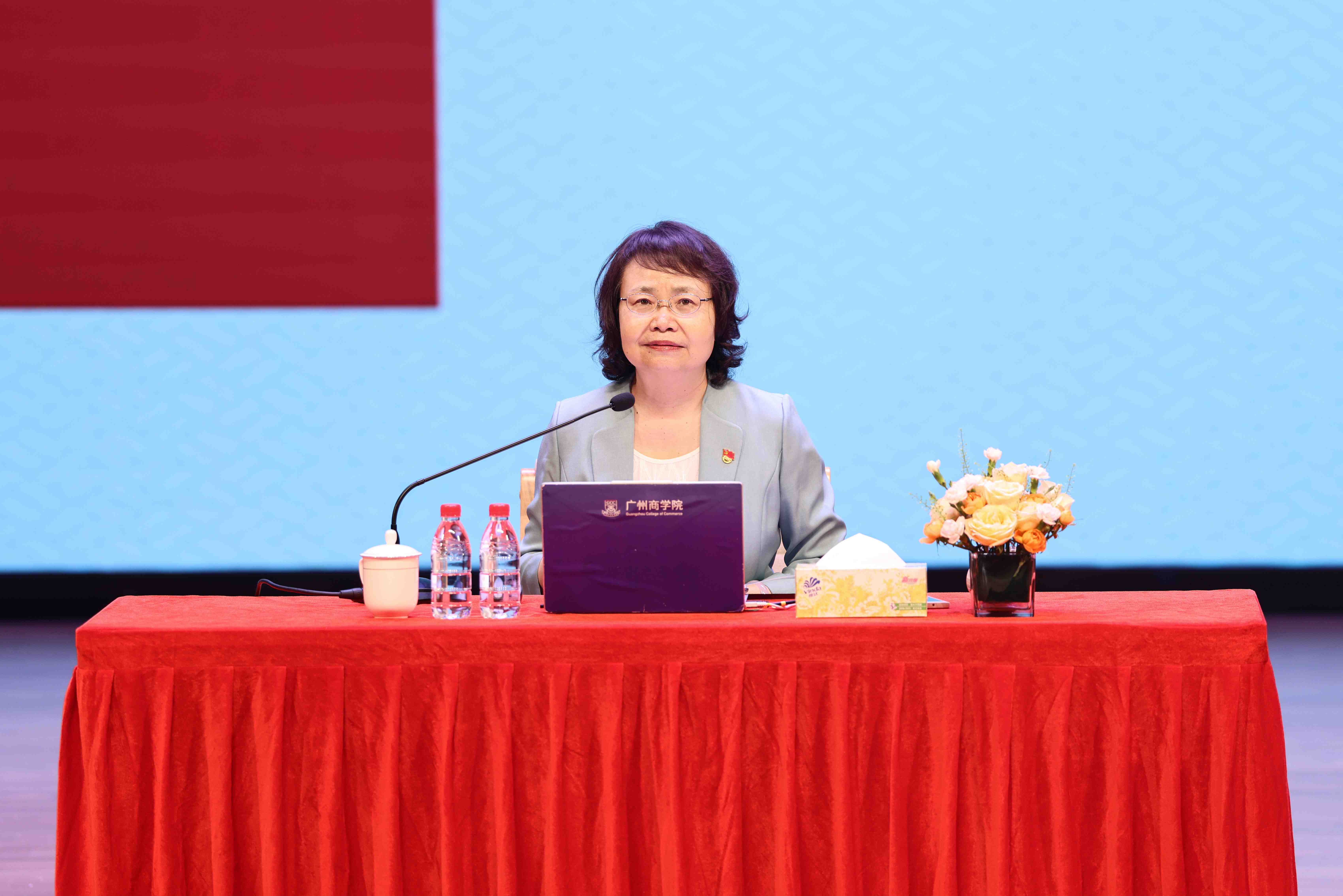 5.广东金融学院原党委书记李建军授课.jpg