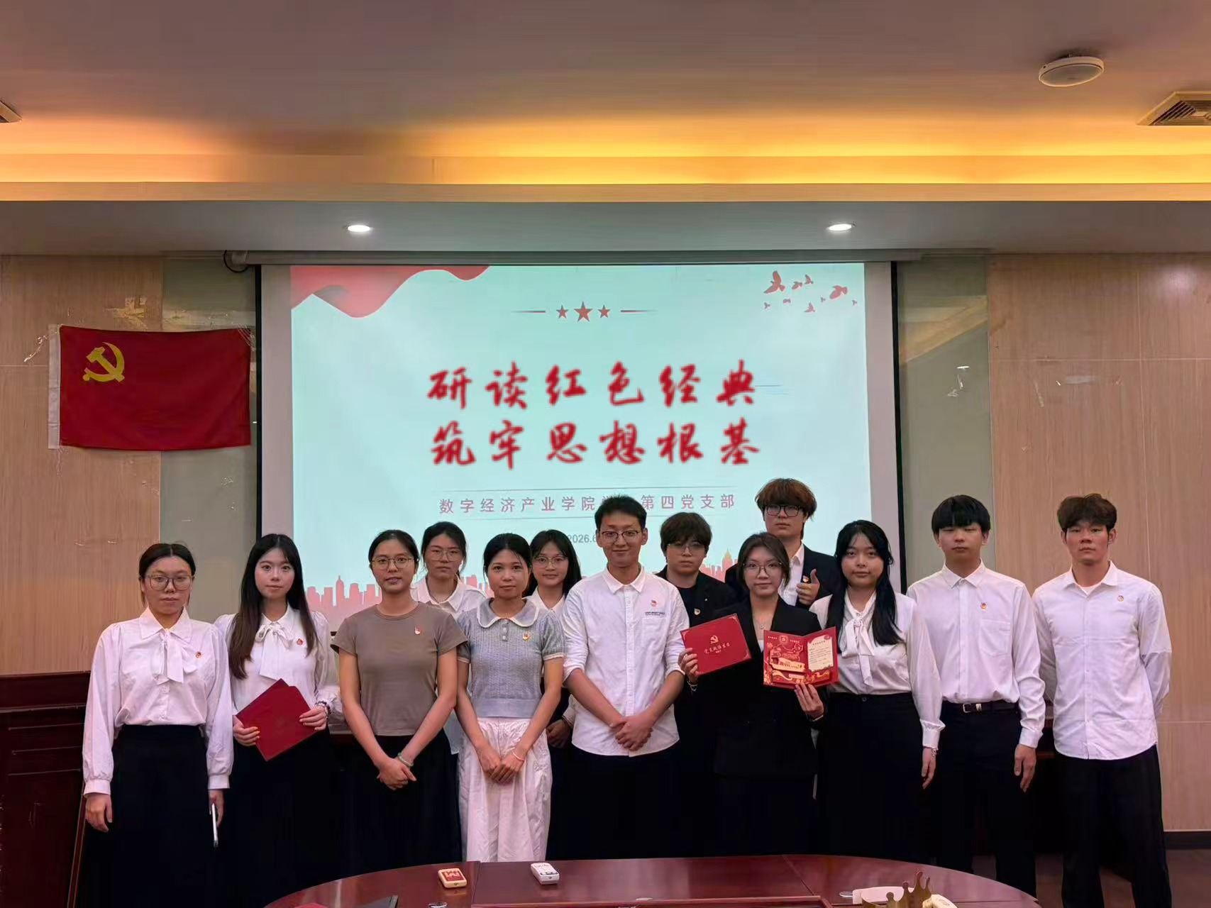 合影留念.jpg