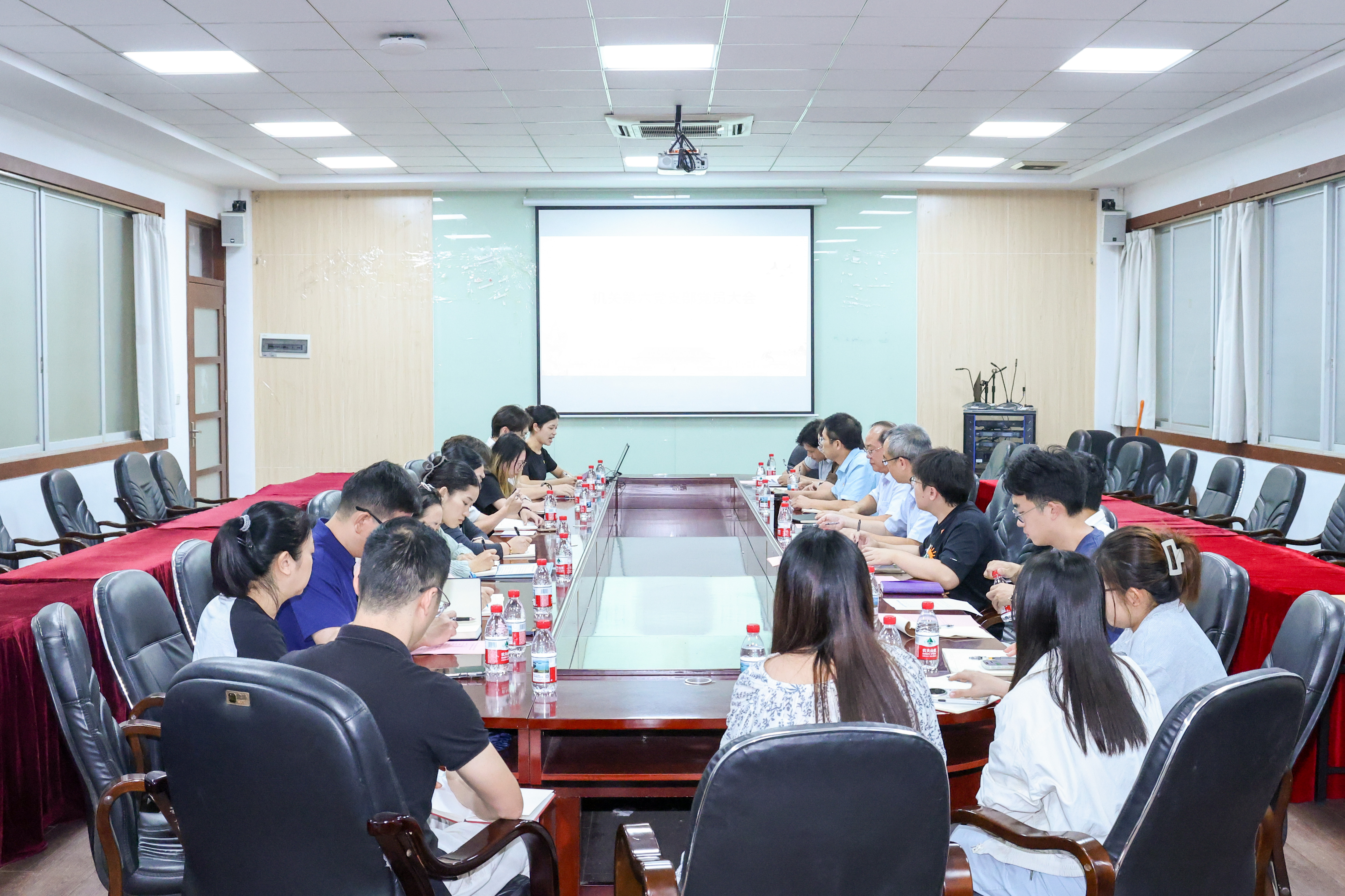 何非凡摄-1.jpg