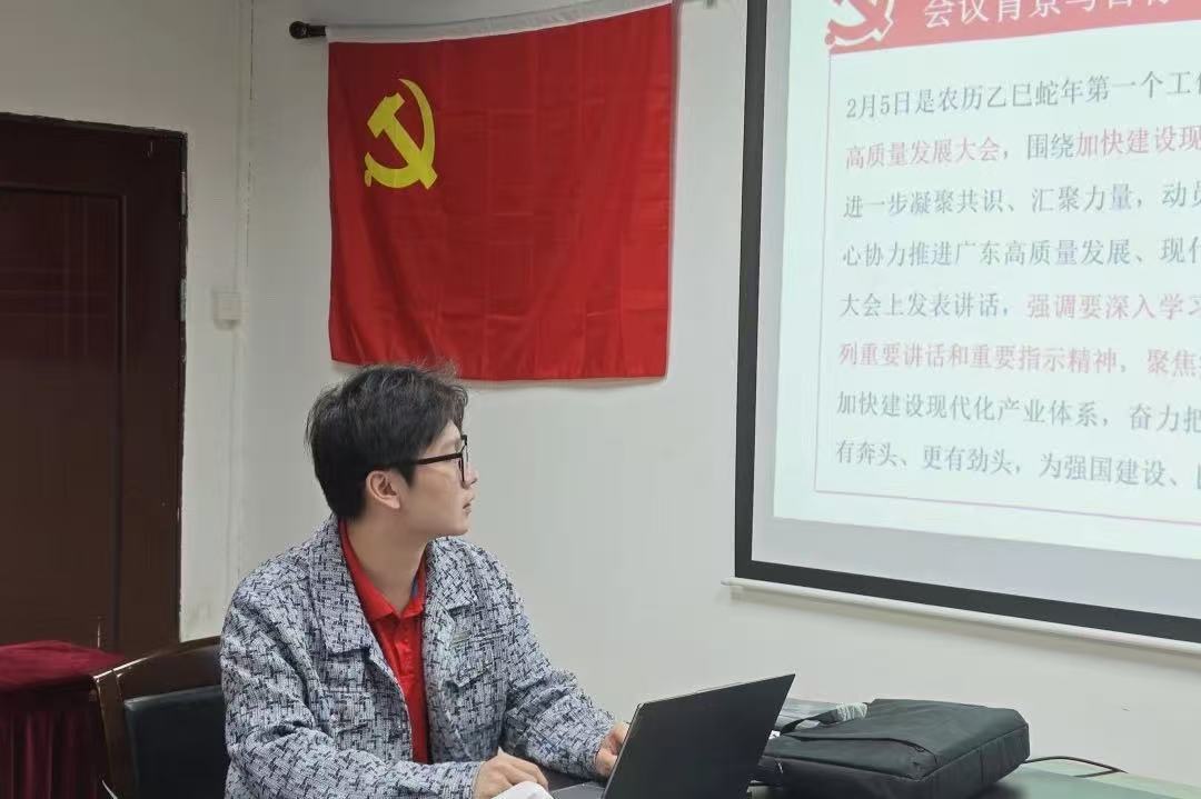 工作照1.jpg